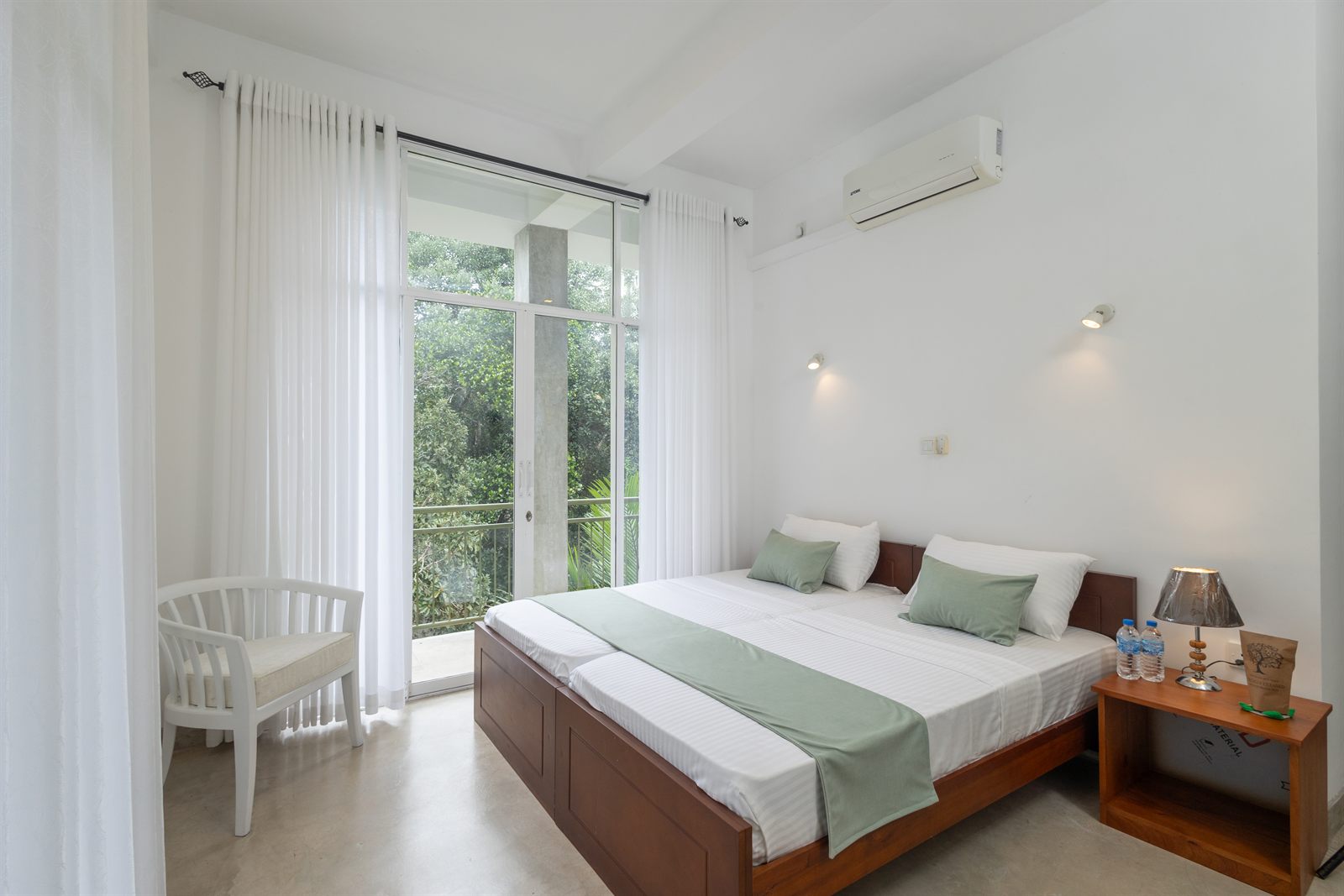 Ambarella Suite en-suite luxury rain shower (Room 1)
